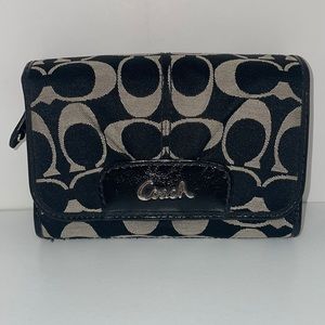 Medium Bi-fold Coach Wallet